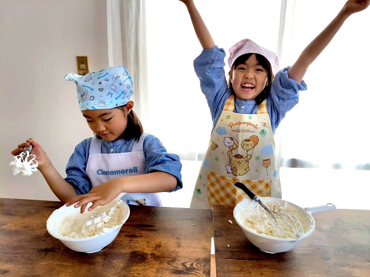 子どもたちがおやつ作りを楽しむ様子